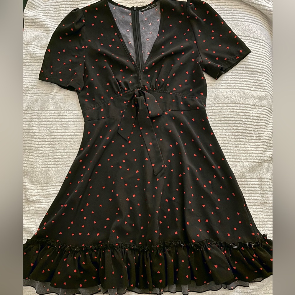 SHEIN Black and Red Ruched Puff Sleeve Mini Sundress
